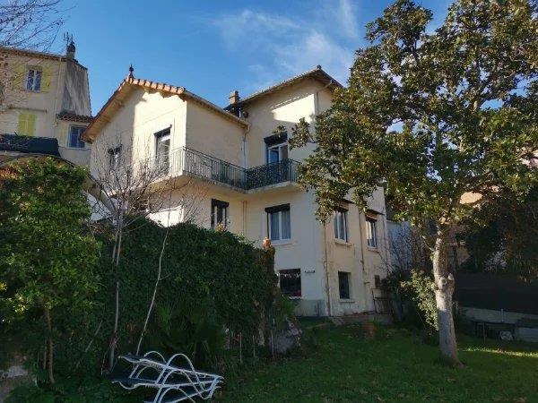Image No.1-4 Bed House for sale