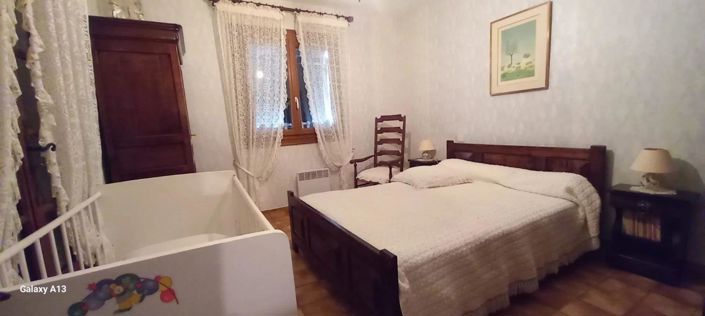 Image No.6-4 Bed House for sale