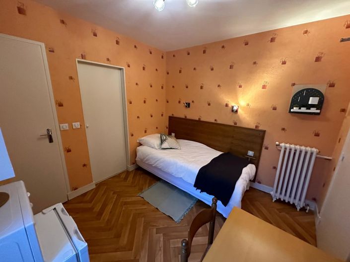 Image No.13-12 Bed House for sale