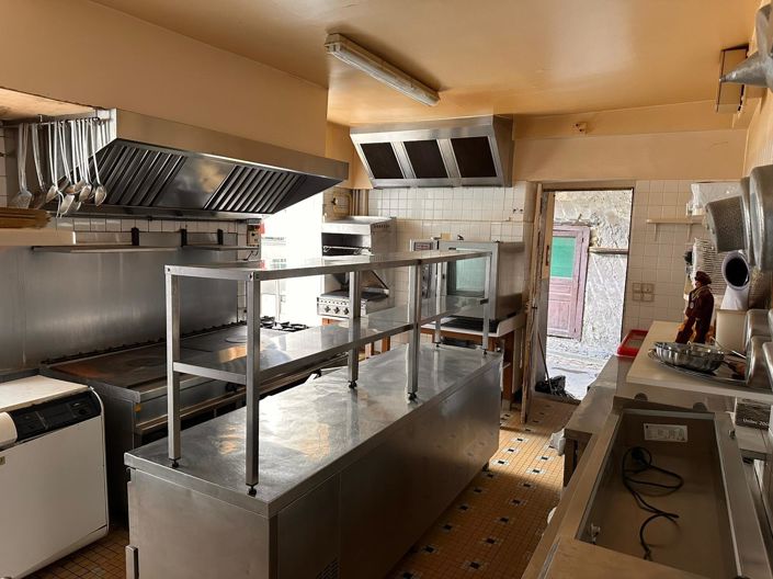 Image No.8-12 Bed House for sale