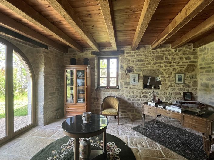 Image No.6-5 Bed House for sale