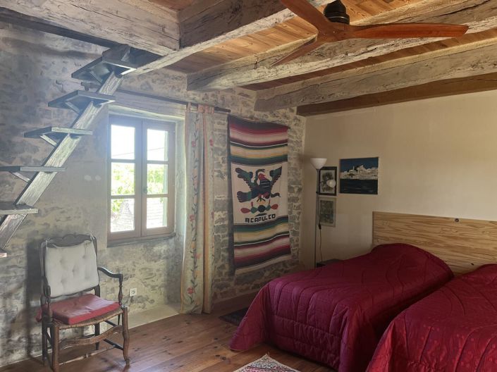 Image No.9-5 Bed House for sale