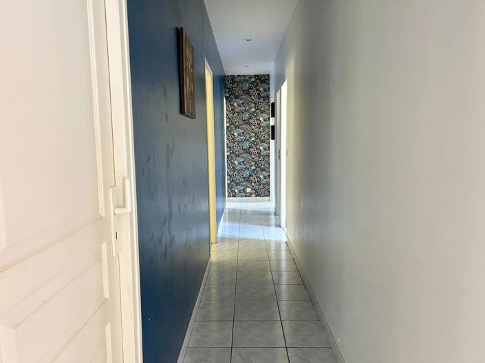 Image No.10-4 Bed House for sale