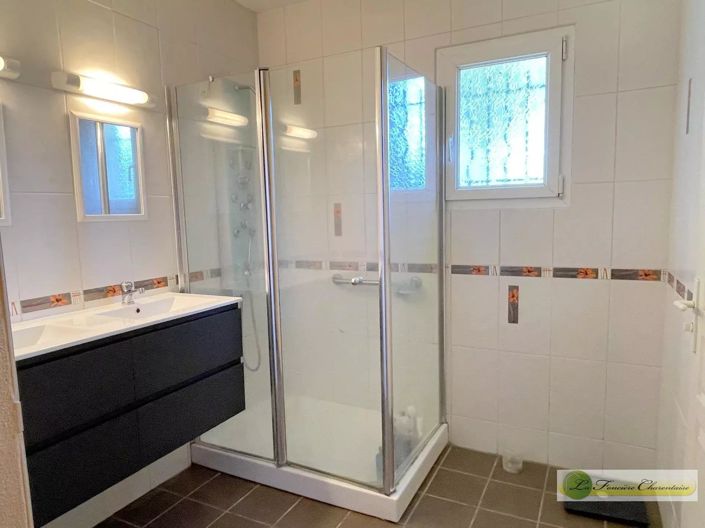 Image No.15-4 Bed House for sale