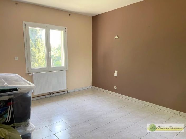 Image No.19-4 Bed House for sale