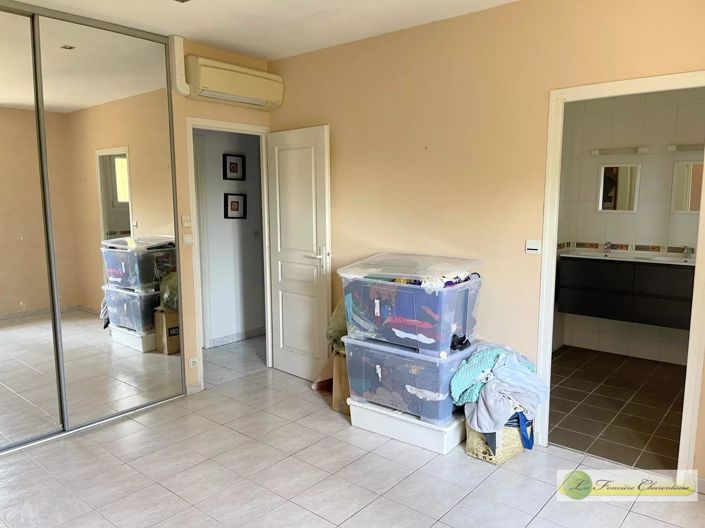 Image No.26-4 Bed House for sale