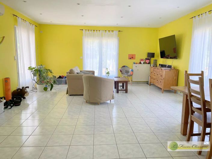 Image No.6-Maison de 4 chambres à vendre à Aigre