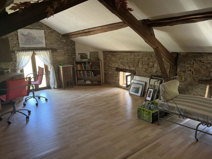 Image No.11-3 Bed House for sale