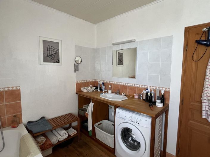 Image No.9-3 Bed House for sale