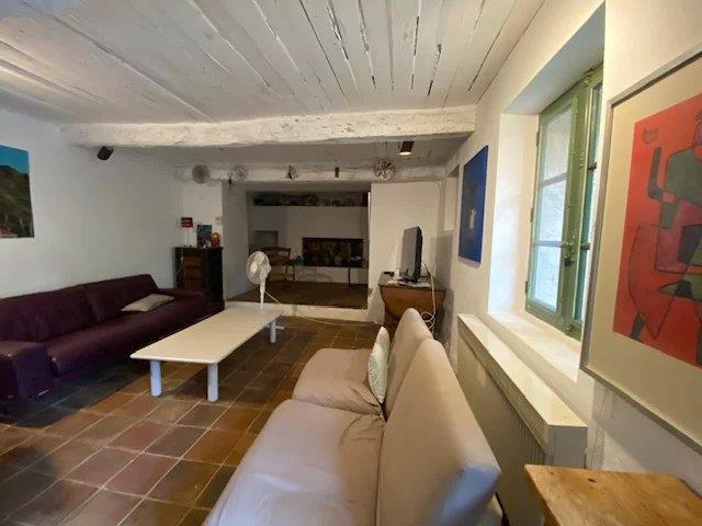 Image No.24-6 Bed House for sale