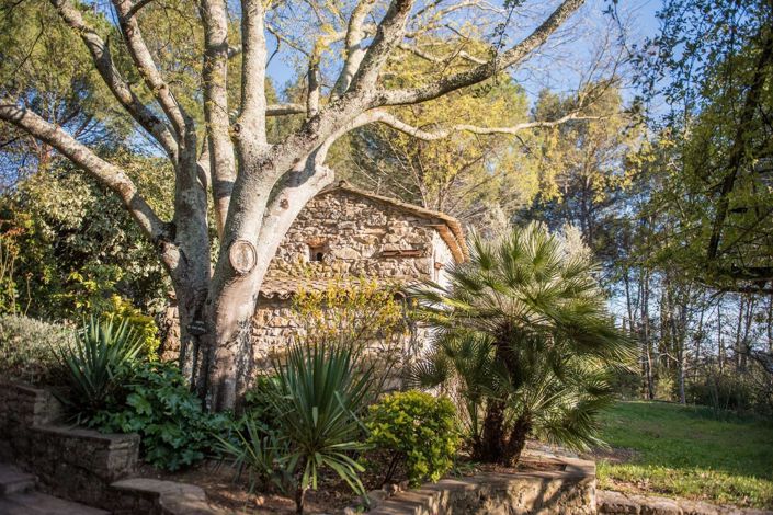 Image No.8-6 Bed House for sale