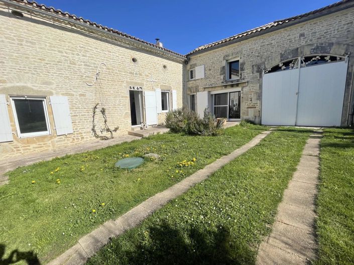 Image No.1-4 Bed House for sale