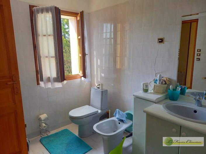 Image No.10-3 Bed House for sale