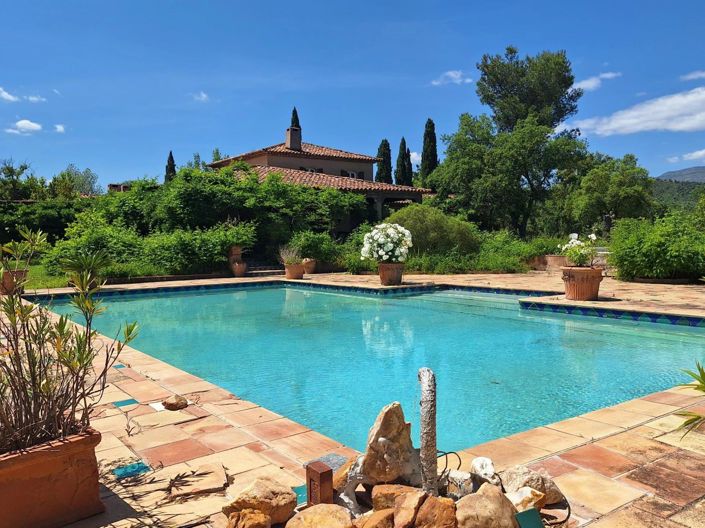 Image No.2-4 Bed House for sale