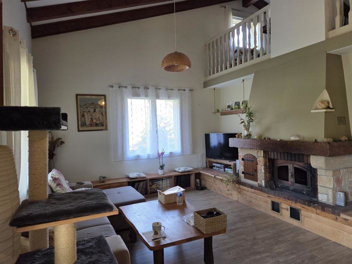 Image No.10-3 Bed House for sale