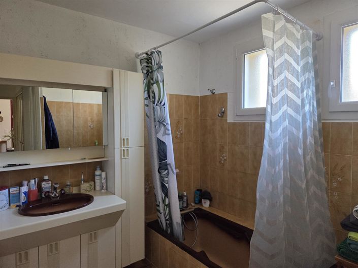 Image No.15-3 Bed House for sale