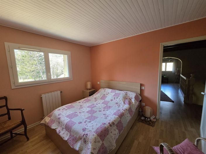 Image No.24-3 Bed House for sale