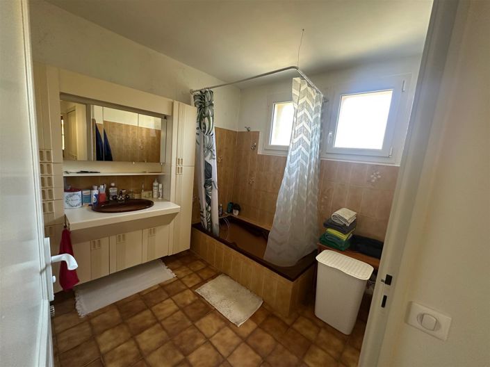 Image No.35-3 Bed House for sale