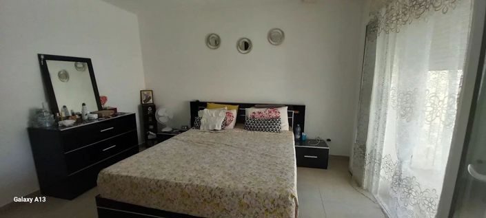 Image No.12-4 Bed House for sale