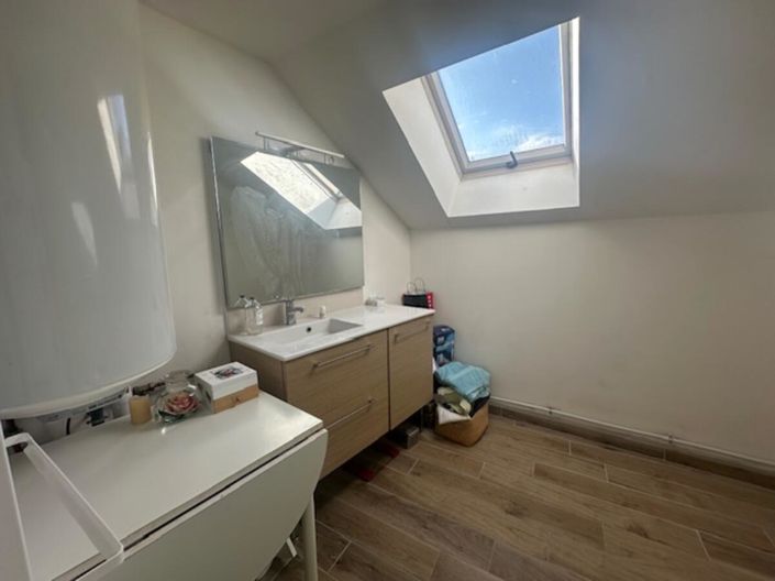 Image No.10-2 Bed House for sale