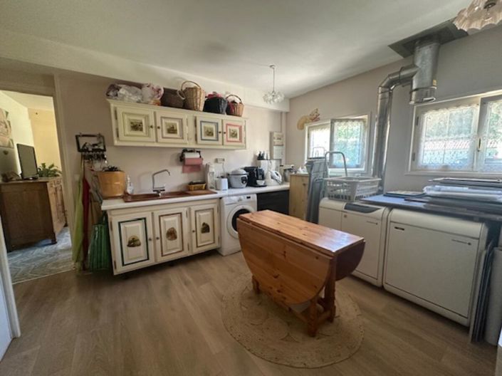 Image No.17-3 Bed House for sale