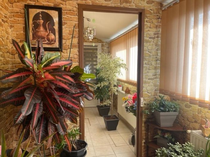 Image No.7-2 Bed House for sale