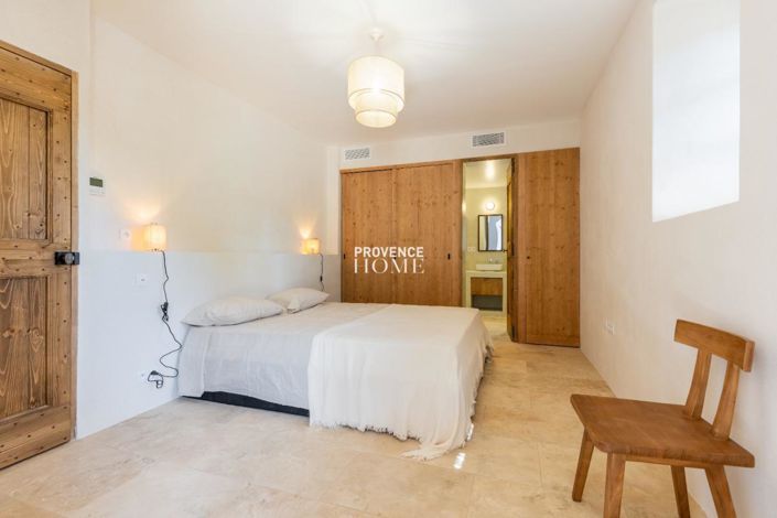 Image No.18-4 Bed House for sale