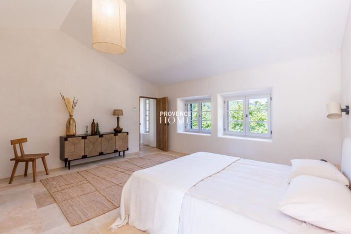 Image No.6-4 Bed House for sale