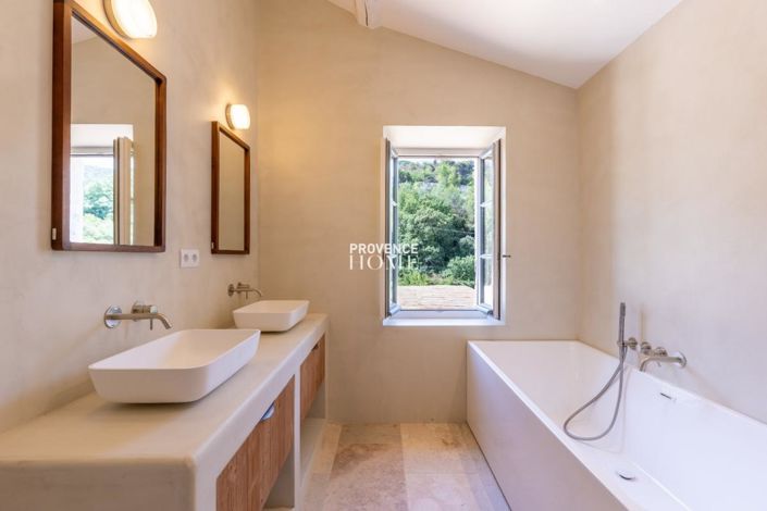 Image No.8-4 Bed House for sale