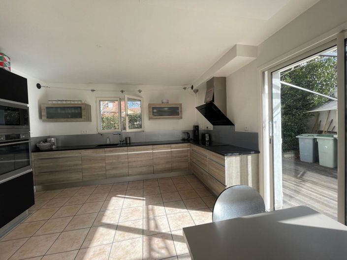 Image No.11-4 Bed House for sale