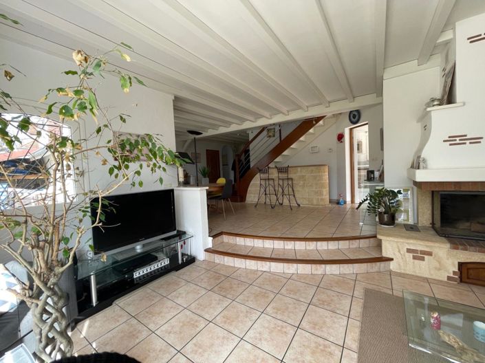 Image No.5-4 Bed House for sale