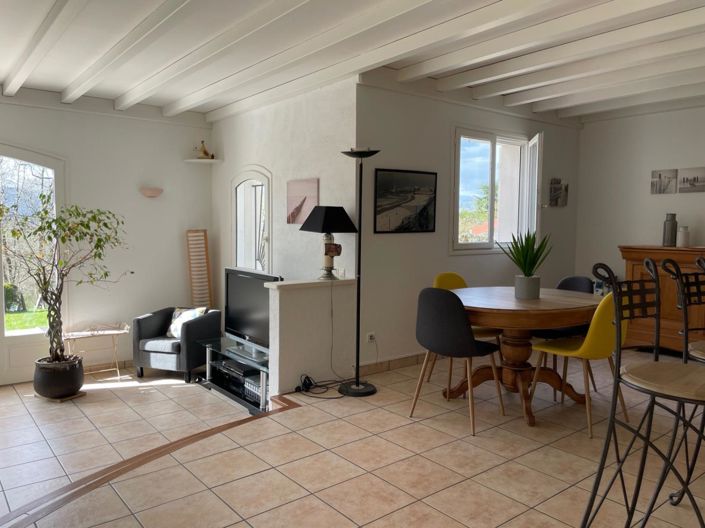 Image No.8-4 Bed House for sale