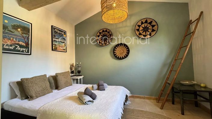 Image No.10-5 Bed House for sale