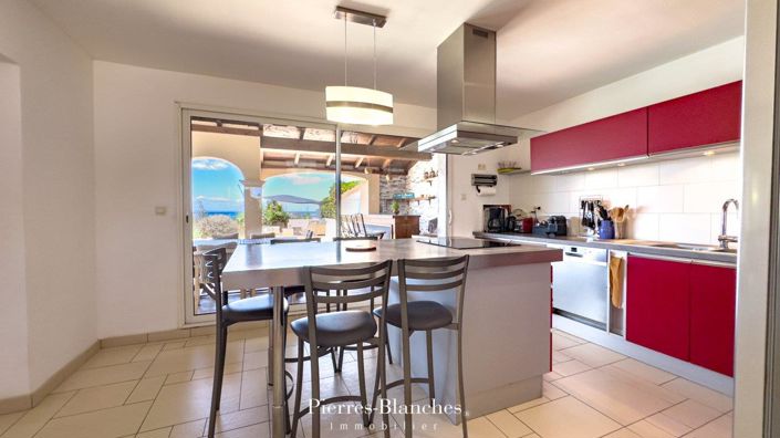 Image No.7-5 Bed House for sale