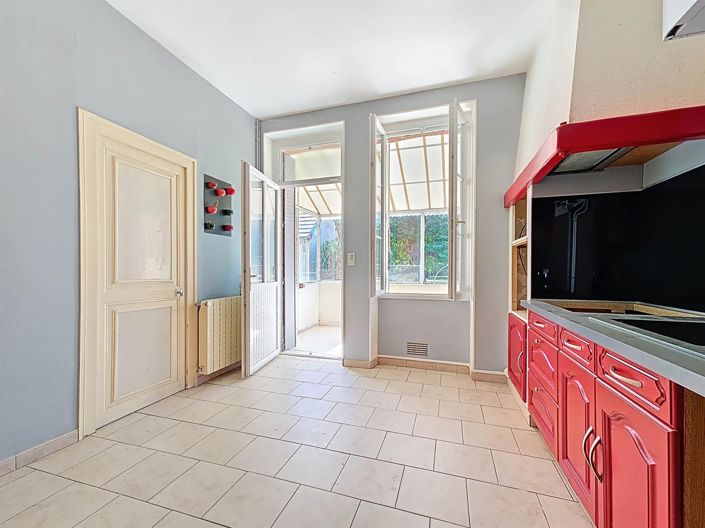 Image No.10-4 Bed House for sale