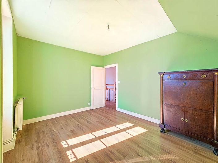 Image No.18-4 Bed House for sale