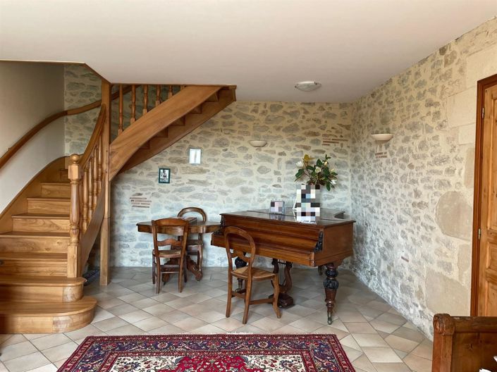 Image No.4-4 Bed House for sale