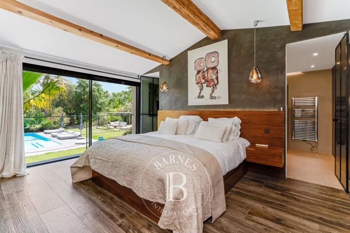 Image No.9-4 Bed House for sale