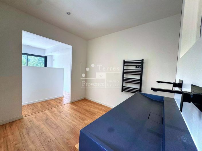 Image No.12-3 Bed House for sale