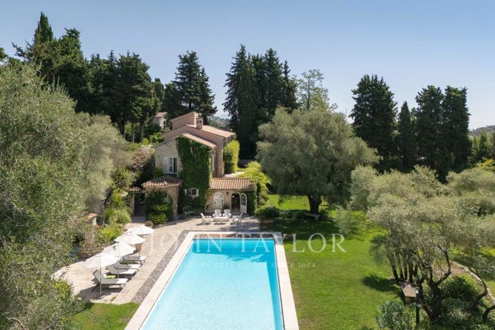 Image No.1-8 Bed House for sale