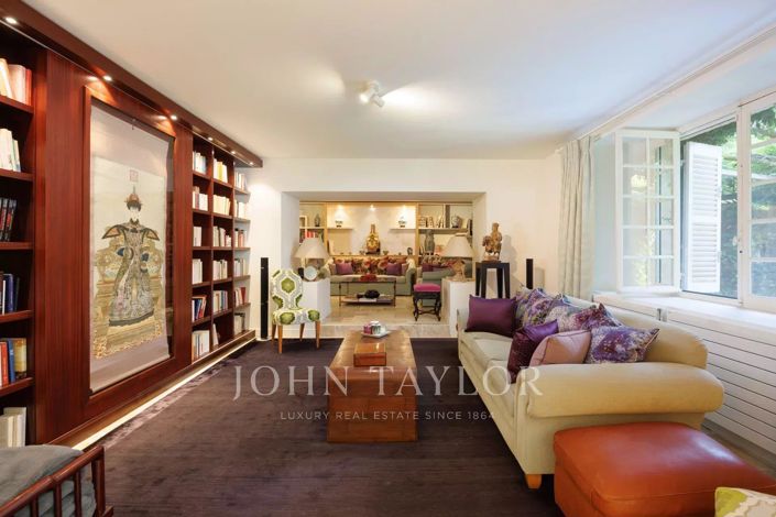 Image No.12-8 Bed House for sale