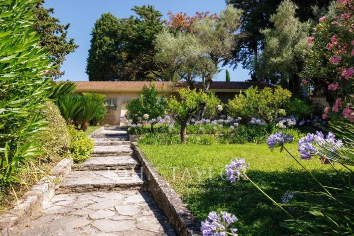 Image No.7-8 Bed House for sale