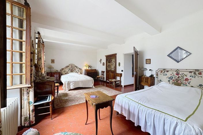 Image No.10-4 Bed House for sale