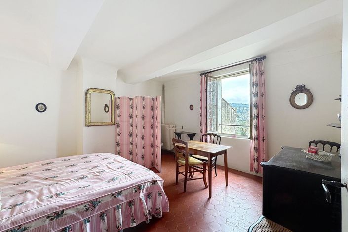 Image No.12-4 Bed House for sale