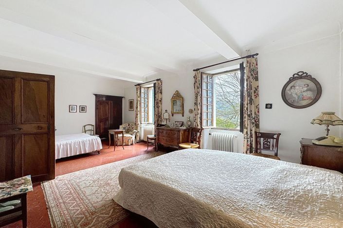 Image No.8-4 Bed House for sale