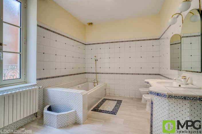 Image No.10-5 Bed House for sale