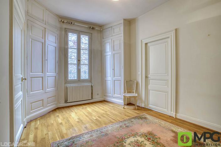 Image No.6-5 Bed House for sale