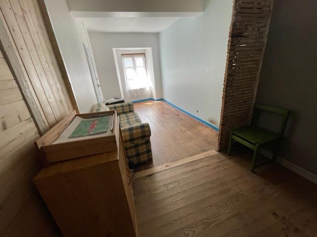 Image No.8-3 Bed House for sale