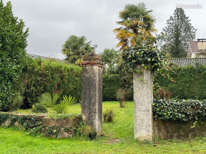 Image No.8-5 Bed House for sale