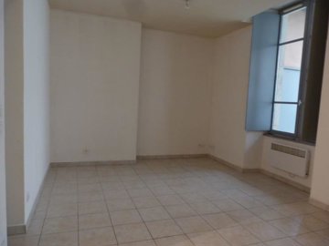 1 - Oloron-Sainte-Marie, Apartment